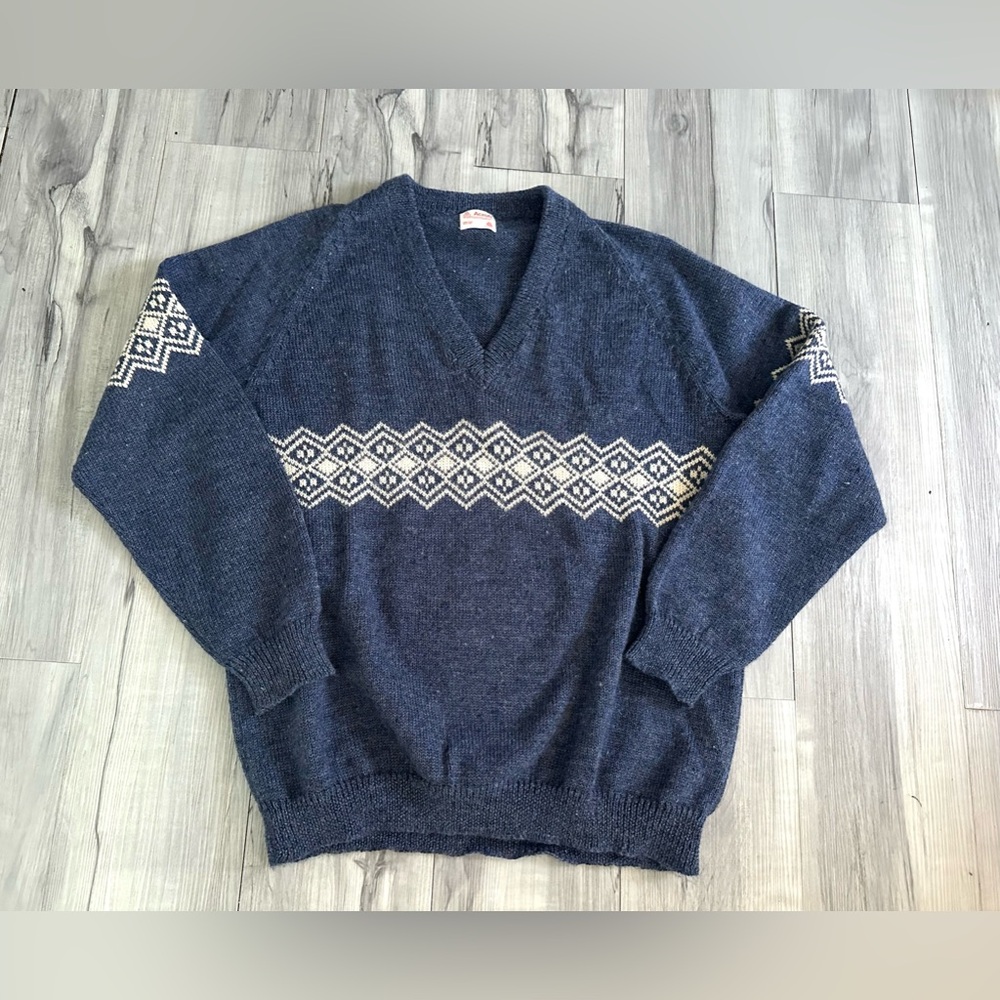 Vintage WOOL SWEATER Mens Size L Navy‎ Blue Off White Classic Pullover Cabincore